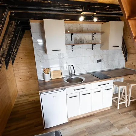 Carobna Jutra Zlatara 2 *